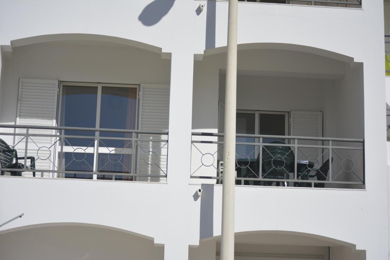 Apartamento para férias em Quarteira Esterno foto